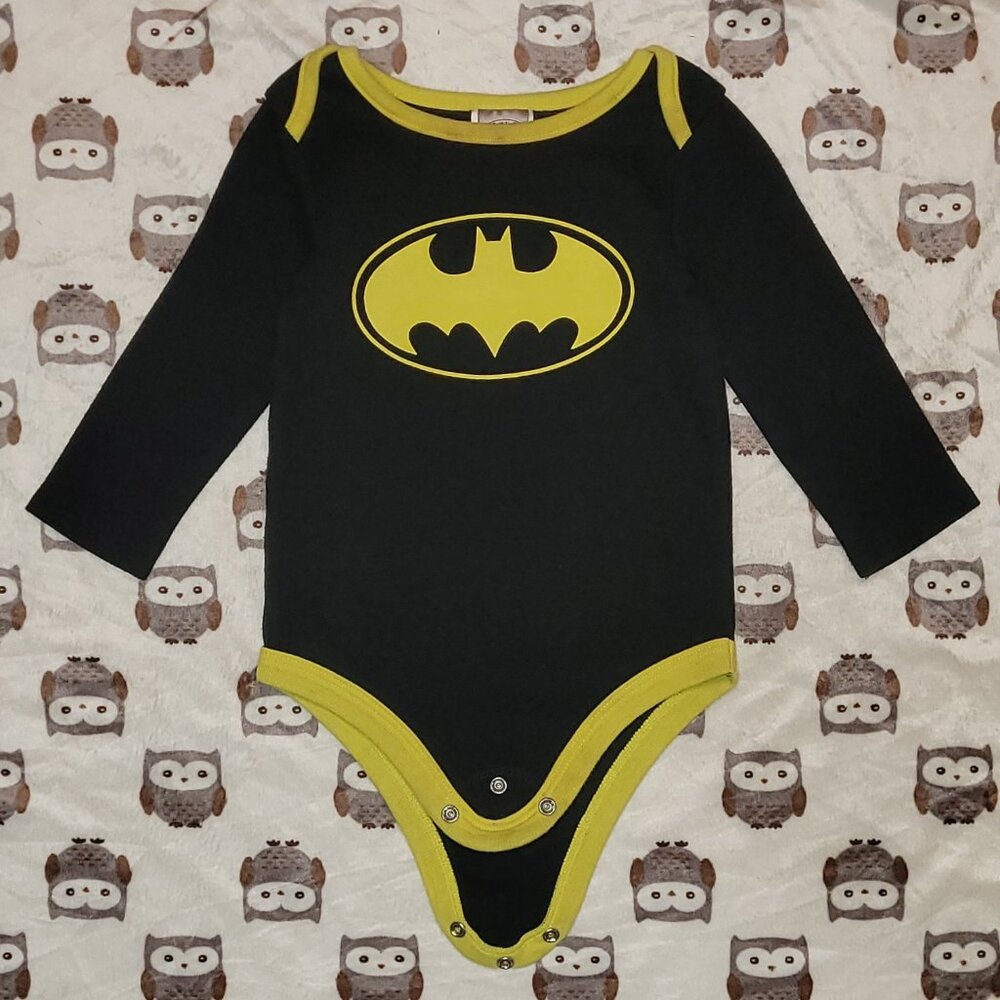 $3 | 6-12m | DC Comics | "Batman" Long Sleeved Bodysuit/Onesie